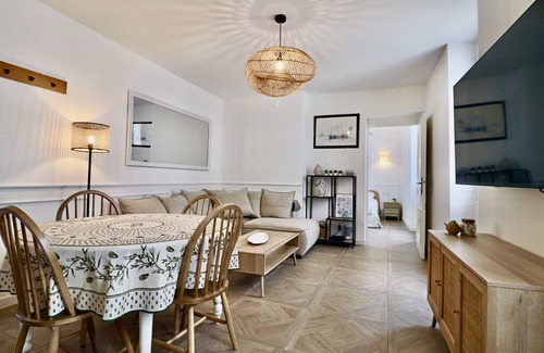Antibes Old Town Apartment | Elegance and Calm in Old Antibes
