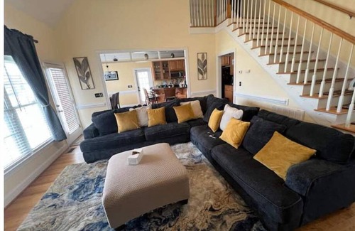Greenville House | Elegance & Comfort: Your Greenville Escape