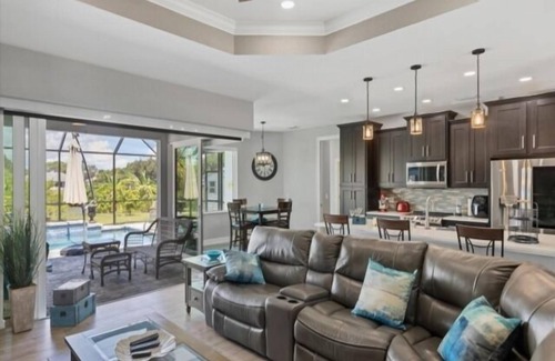 Englewood East House | Elegance in Englewood - Beautiful Pool home with views of Lake Van