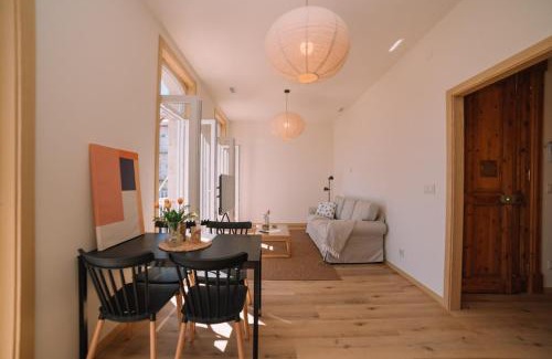 Vigo Apartment | Elegancia luz y calidez - Apto 3 by CABANA Rentals
