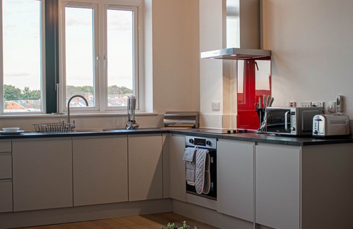 West Bromwich Apartment | Elegant 1 Bed Duplex APT- West Bromwich