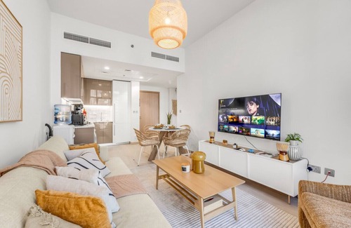 Nad Al Sheba Apartment | Elegant 1-Bedroom Home in Dubai