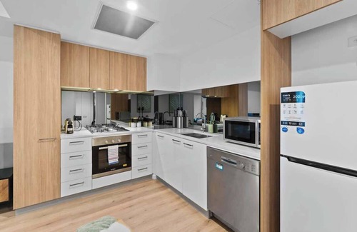 Adelaide Central Business District Apartment | Elegant 1BR CBD 18th WiFl Walkable Parking
