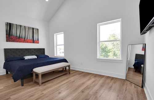 Northside House | Elegant 1BR in Renowned Black House, Independence Heights Houston Oasis