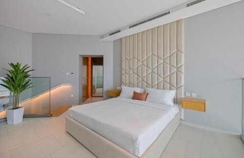 Business Bay Apartment | Elegant 1BR Sky Villa High-Rise Luxury Stay