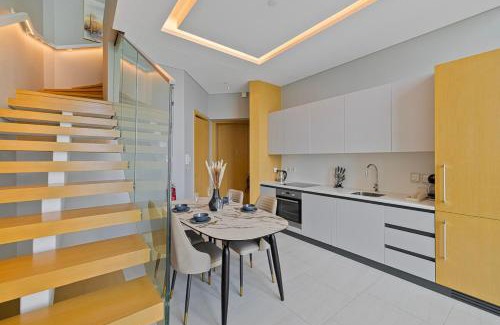 Business Bay Apartment | Elegant 1BR Sky Villa High-Rise Luxury Stay