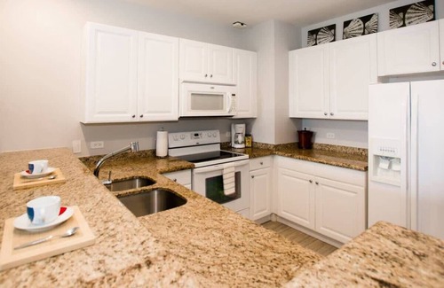 Coco Condo | Elegant 2-BD Condo with Pool