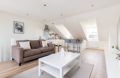 Wandsworth Apartment | Elegant 2 Bed Flat in Wandsworth