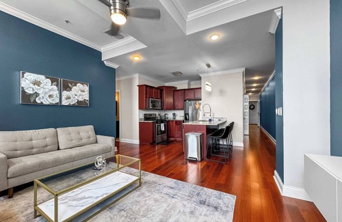 Olde Kensington Apartment | Elegant 2BD | Northern Libs | 2 Beds | Gym Access
