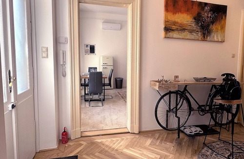 Erzsebetvaros Apartment | Elegant 2BDR 125m2 Apartment Downtown Budapest