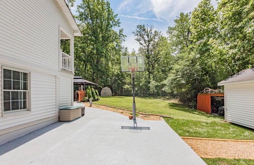 Spotsylvania House | Elegant 3-Bedroom 2 bathroom Retreat in Spotsylvania