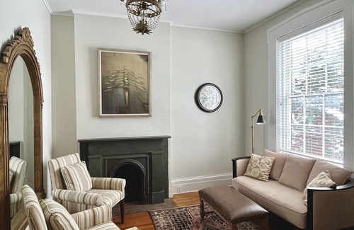 South Main Street House | Elegant 3 FL 7 Beds Row House in Historic Geneva: Walk to HWS, Lake, Downtown