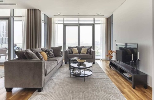 Bur Dubai Apartment | Elegant 3BR w/ Large Balcony & Burj Khalifa Views!