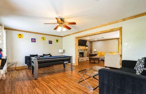 Ponderosa Forest House | Elegant 4BR - Pool - Backyard - Fireplace - Games Room