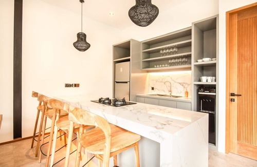 Munggu Villa | Elegant 5BR Villa Retreat | Steps from Canggu Beach