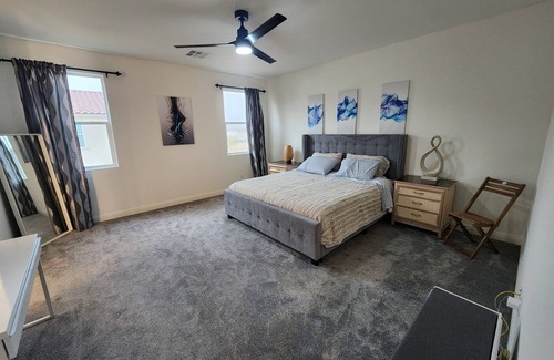 Las Vegas House | Elegant 5BR w/ King Beds and Poker Table