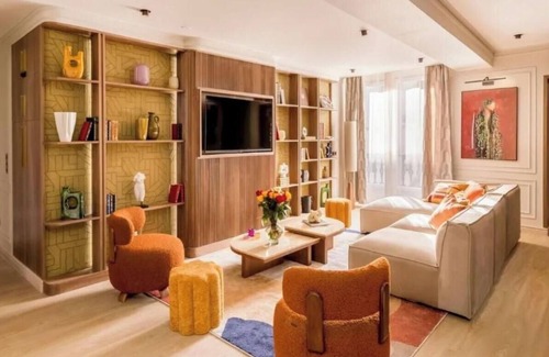 Marais Apartment | Elegant 6-Bedroom Apartment on Rue des Archives with A/C