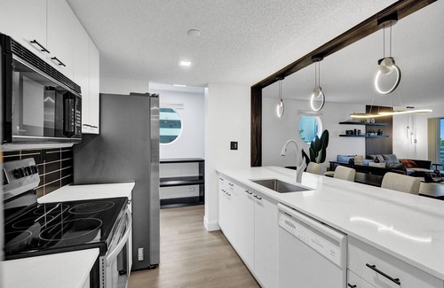 Sunny Isles Beach Apartment | Elegant and cozy 2-bedroom apartment for rent with WiFi, AC in Sunny Isles Beach