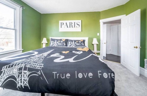 Akron House | Elegant and Expansive Paris themed 5 b, 2 b