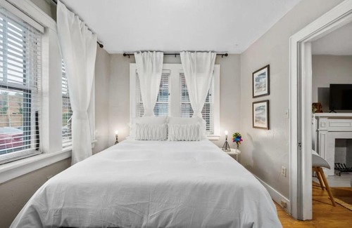 Mesta Park Apartment | Elegant and Historic Getaway Close to Everything