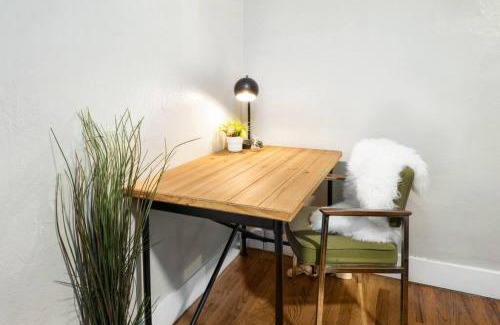 Mesta Park Apartment | Elegant and Historic Getaway Close to Everything