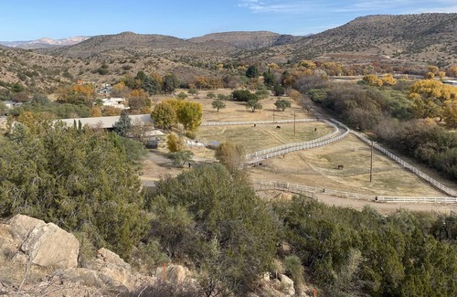 Cornville House | Elegant and modern comforts in a western ranch setting