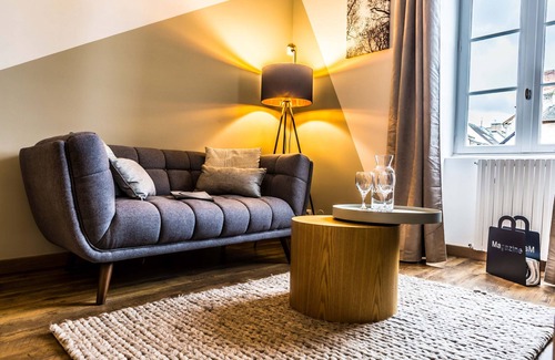 Brive-la-Gaillarde Apartment | Elegant Apartment Private Parking Very Cocooning