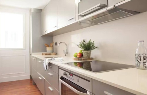 Gothic Quarter Apartment | Elegant Apartment in El Born with Rooftop Terrace