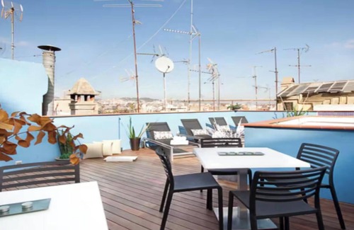 Gothic Quarter Apartment | Elegant Apartment in El Born with Rooftop Terrace