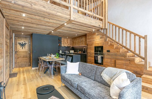 Val-d'Isere Apartment | Elegant apartment with fireplace and WIFI, 2 bedrooms