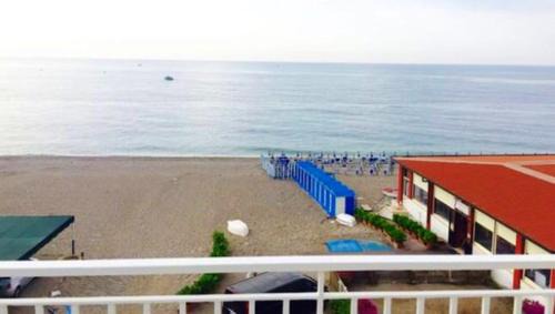 Fondachello Apartment | Elegant apartment with sea view in Mascali - 60 m²