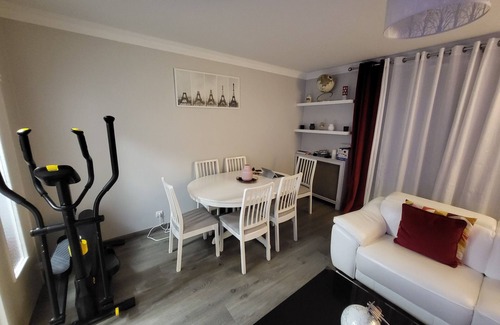 Champigny-sur-Marne Apartment | Elegant Appartement meublé de 3 chambres sur n81 m² Champigny-Sur-Marne.