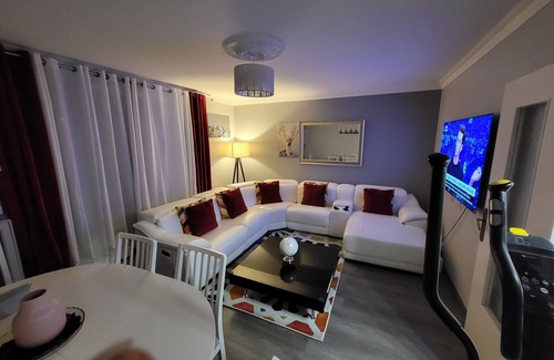 Champigny-sur-Marne Apartment | Elegant Appartement meublé de 3 chambres sur n81 m² Champigny-Sur-Marne.