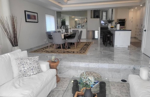 Sunset Beach House | Elegant Beach Front Home - Where memories are made! nWeekly/Monthly Rental