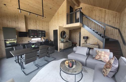 Kviteseid House | Elegant black chalet with top amenities in Vrådal