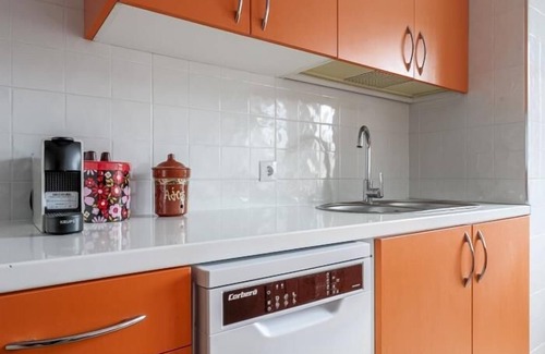 Nervion Apartment | Elegant bright and quiet 2-bedroom Apt Sevilla Wifi-Full 4 Pax. parking included