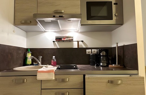 Riou - Petit Juas - Av de Grasse Apartment | Elegant Bright Cannes Apartment with AC, WiFi