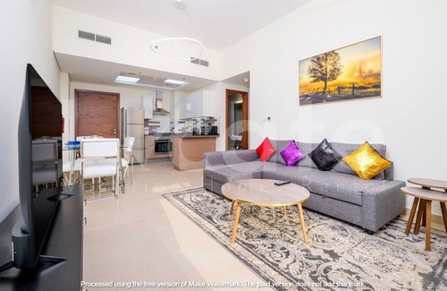 Dubai Apartment | Elegant & Chic 1BR Apt w/Full swimming pool View