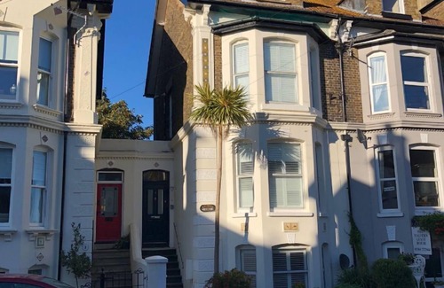 Deal House | Elegant coastal townhouse located in the heart of the 'Victoria-Town' area of Deal sleeping 10