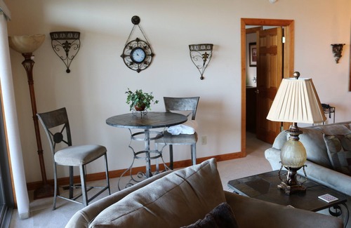 Sugar Mountain Condo | Elegant Condo w/ Updated Kitchen and Central A/C