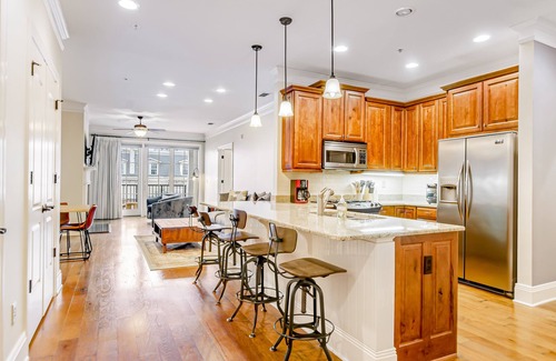 Historic District - North Condo | Elegant condo with river & city hall views, balcony & central AC