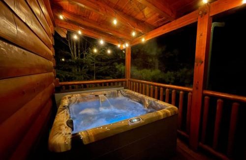 Gatlinburg - Pigeon Forge House | Elegant & Cozy Cabin Near Pigeon Forge