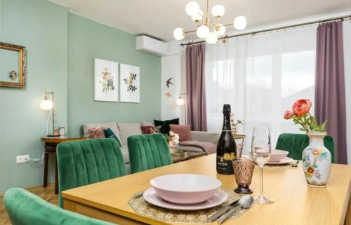 Budavar Apartment | Elegant Escape by Buda Castle for Pleasure Seekers