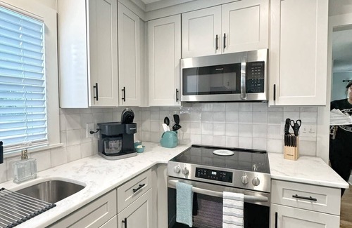Huntsville House | Elegant Family Home near Downtown