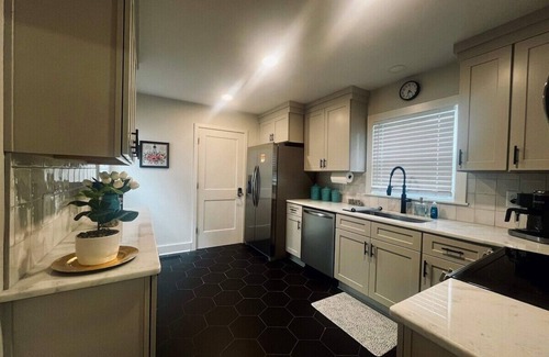 Huntsville House | Elegant Family Home near Downtown