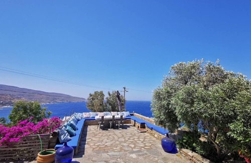 Koundouros House | Elegant family housse near the beach.