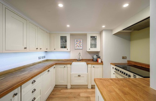 West End Apartment | Elegant Flat with Garden in Edinburgh’s West End