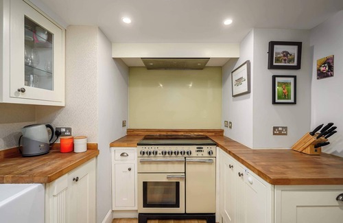 West End Apartment | Elegant Flat with Garden in Edinburgh’s West End