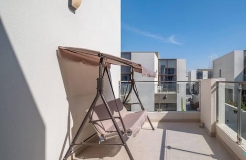Downtown Dubai House | Elegant Four Bedroom plus Maid’s Room Villa