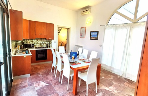 Castrignano del Capo House | ELEGANT HOUSE WITH STONE VAULTS